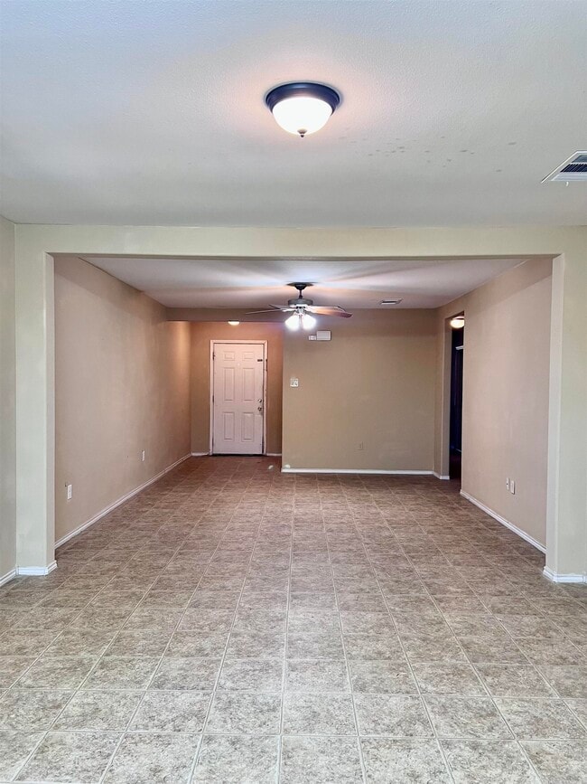 Building Photo - 14119 Fawn Dr