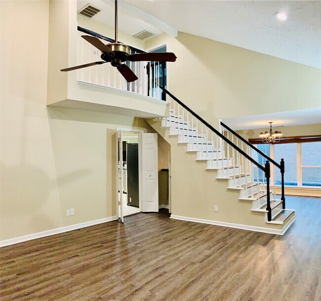 Building Photo - 14135 Sandfield Dr