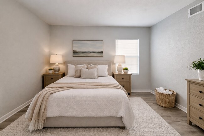 Building Photo - 3BR/2BA Pet-Friendly Home in Westworth Village | Fenced Yard & Garage