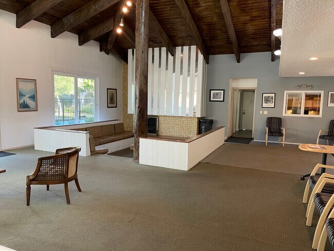 Building Photo - 5001 Stoney Creek Rd