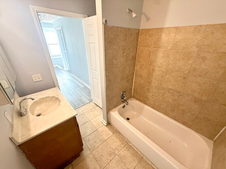 Building Photo - 22 Pleasant Ave