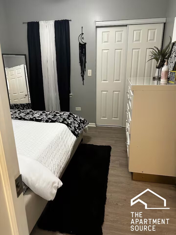 Building Photo - 811 S Kedzie Ave