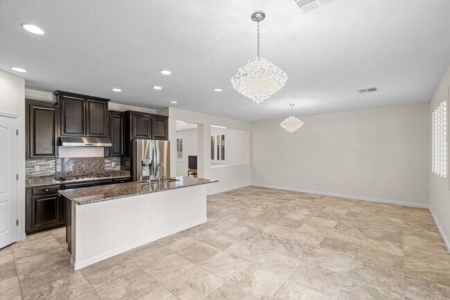 Building Photo - Beautiful West Vegas Home With Next Gen Suite