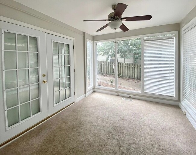 Building Photo - 3019 Forest Dr