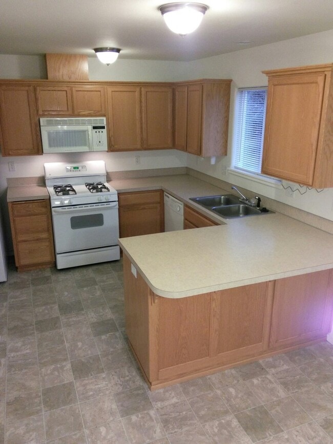 Building Photo - (872) Easy Street House - 3 Bedroom / 2.5 ...