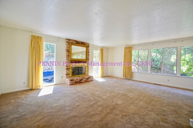 Building Photo - Private and Spacious Novato Home with 3 Ca...