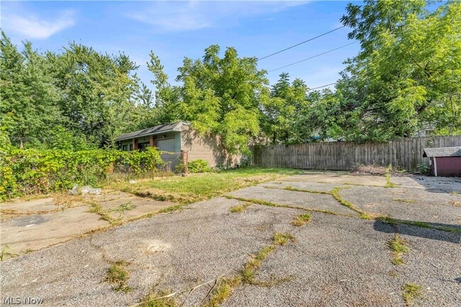 Building Photo - 12812 Parkhill Ave