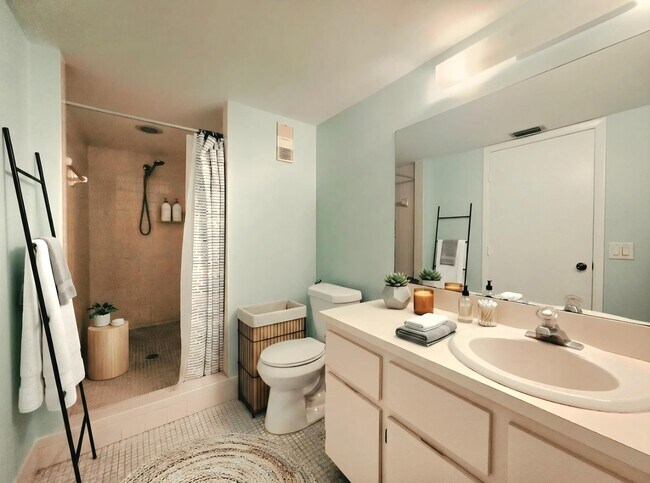 Building Photo - 2112 S Cypress Bend Dr