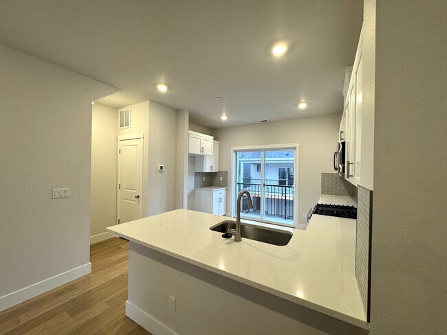 Building Photo - 15083 NW Ethel Ln