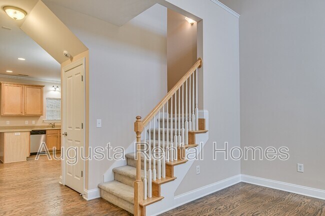 Building Photo - 200 Kline St