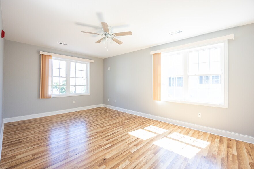 Building Photo - 13 Gray Coach Ln