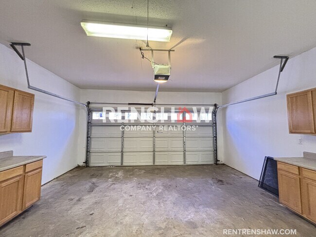 Building Photo - 2512 Courtney Dr