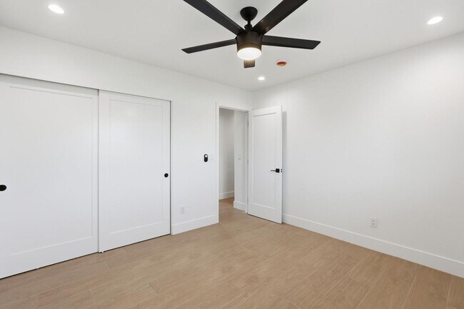 Building Photo - 7421 E Princeton Ave