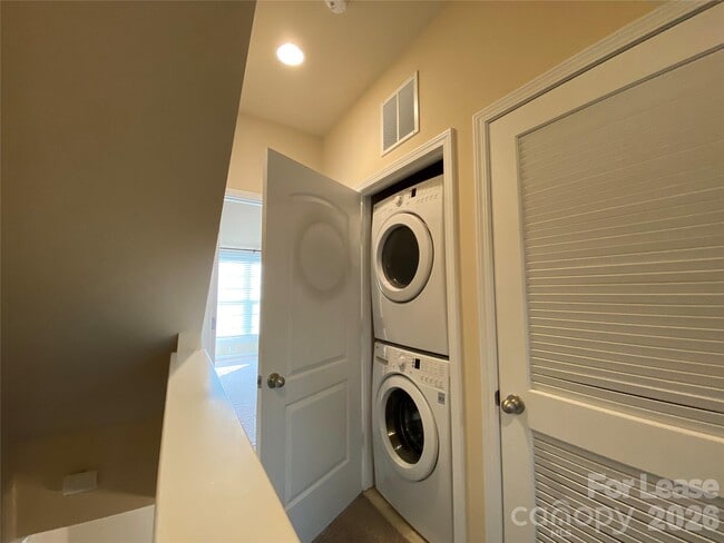 Building Photo - 9537 Longstone Ln