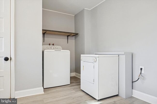 Building Photo - 23 Woodbine St