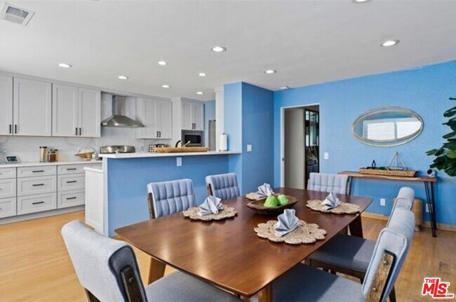 Building Photo - 4555 Alla Rd