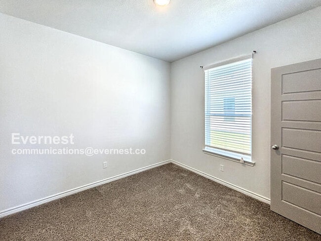 Building Photo - 8503 Glade Dr