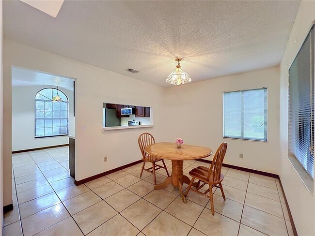 Building Photo - 4119 Waterview Loop