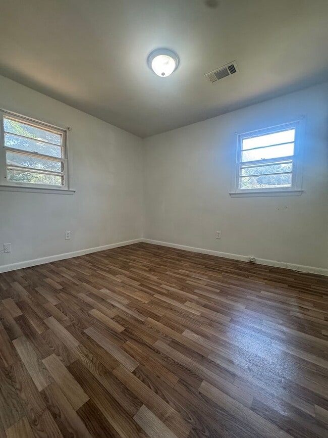 Building Photo - 3055 Alta Rd