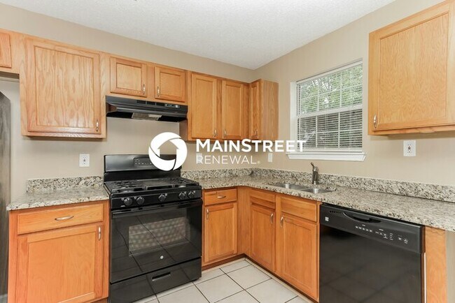 Building Photo - 3 Bedroom Pet-Friendly Home in Decatur, GA with Main Street Renewal