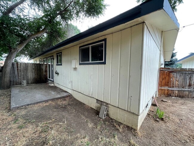 Building Photo - 1515 Arthur St