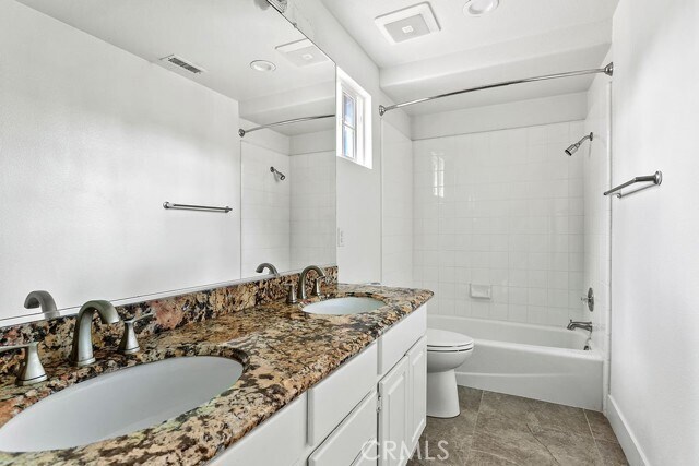 Building Photo - 27901 Glenfield Cir