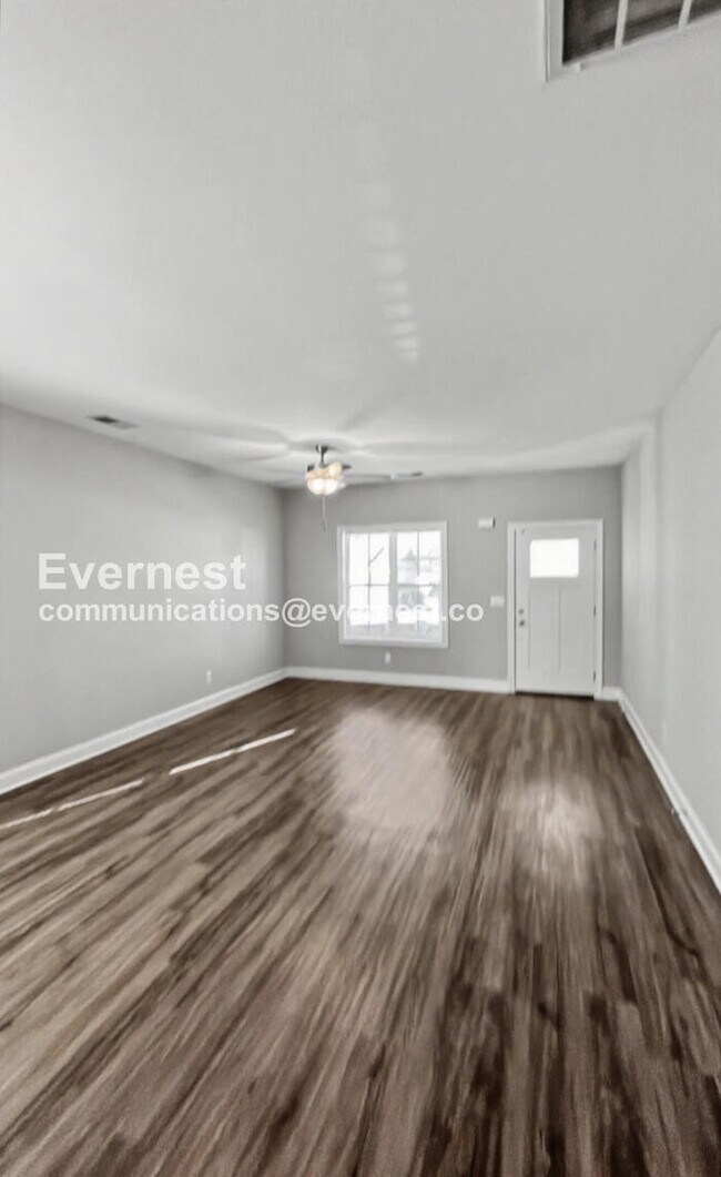 Building Photo - 5316 Roosevelt Rd