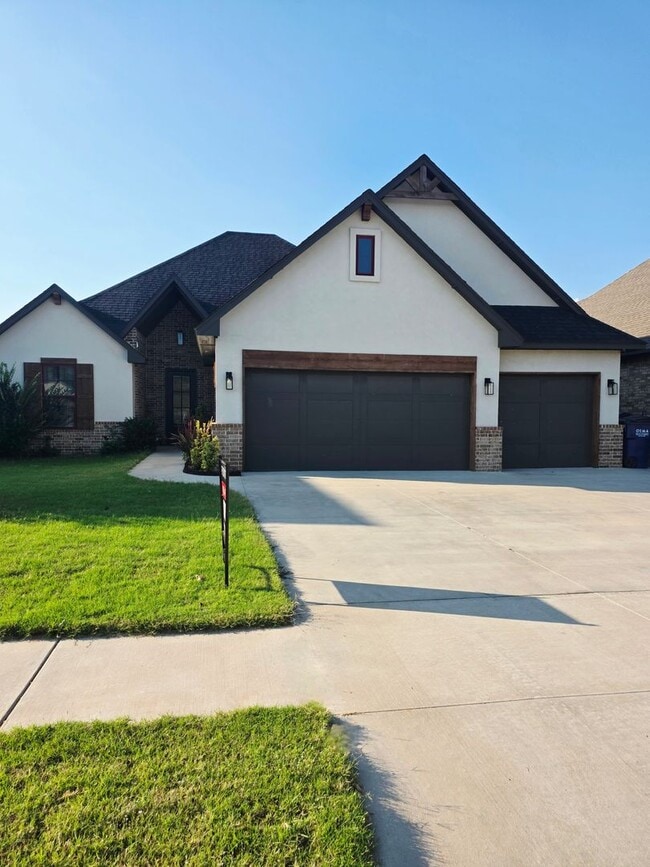 Building Photo - Welcome Home!