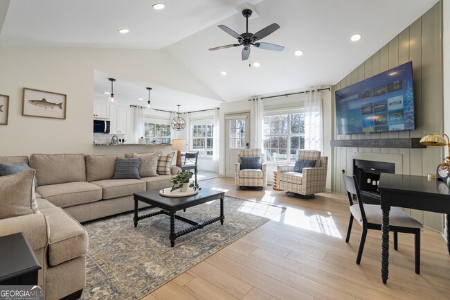 Primary Photo - 17 N Wesley Ridge