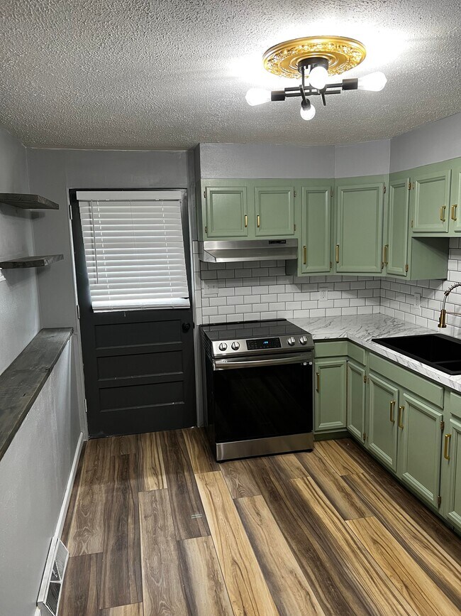 Primary Photo - 1210 Perry Pl
