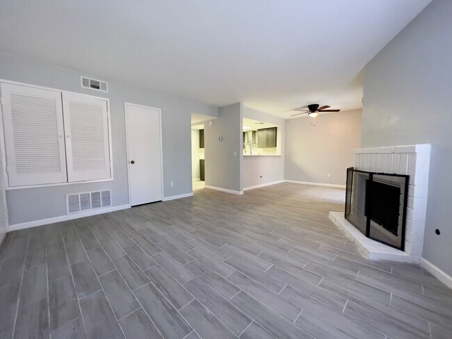 Building Photo - 1025 N Tippecanoe Ave