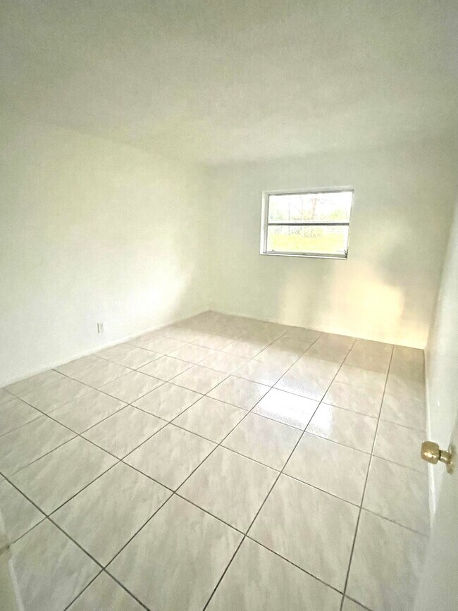 Building Photo - 2251 NW 52nd Ct