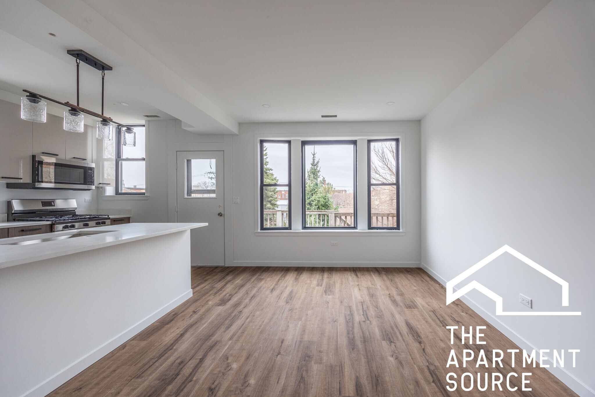 Building Photo - 4410 N Greenview Ave