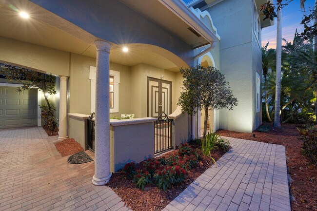 Building Photo - 127 Via Castilla