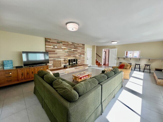 Building Photo - Charming Furnished Home in PG!