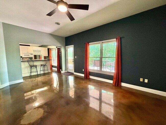 Building Photo - 309 Bullrun Valley Dr