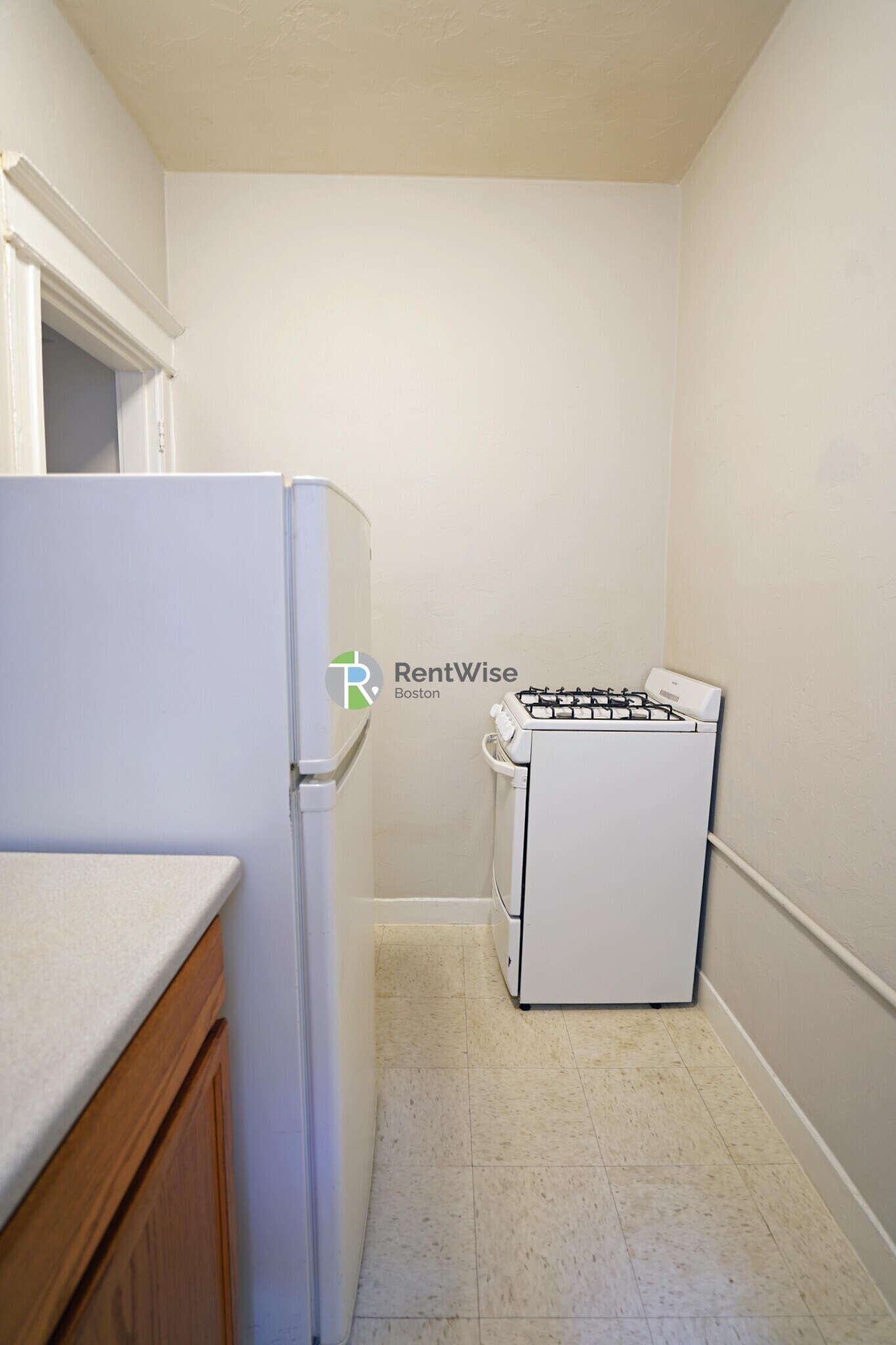 Building Photo - 64 Woodstock Ave