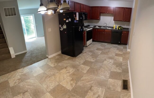 Building Photo - 3 Bed 3 Bath Townhouse in Marietta