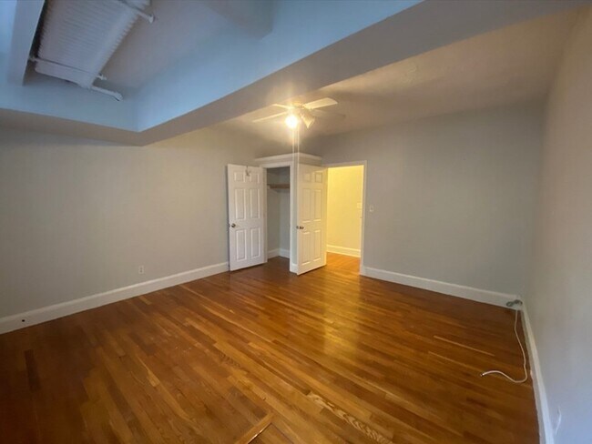 Building Photo - 97 Chester St