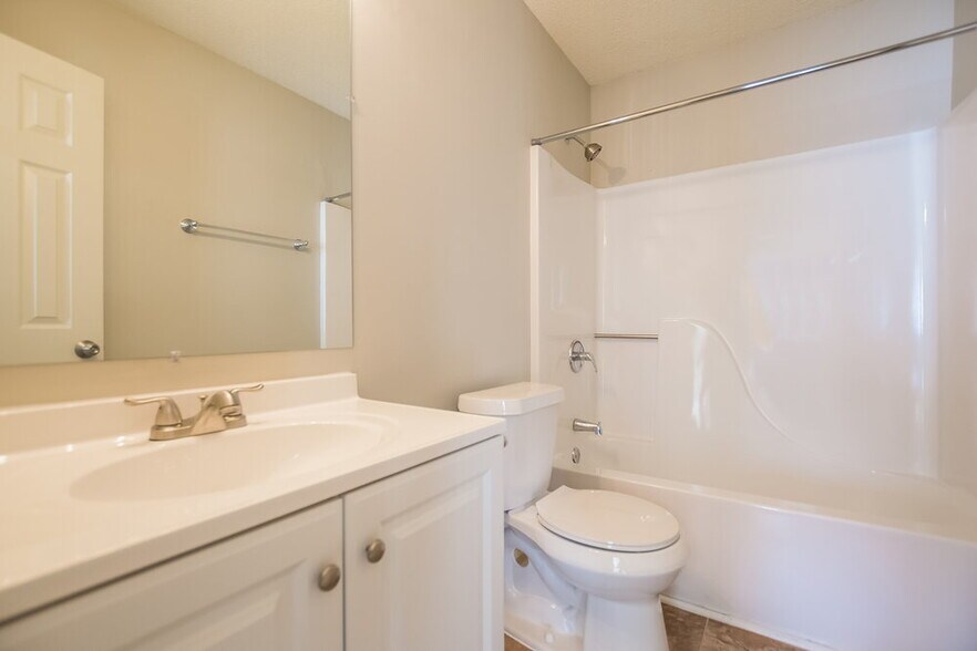 Building Photo - 2158 Denson Ln S W