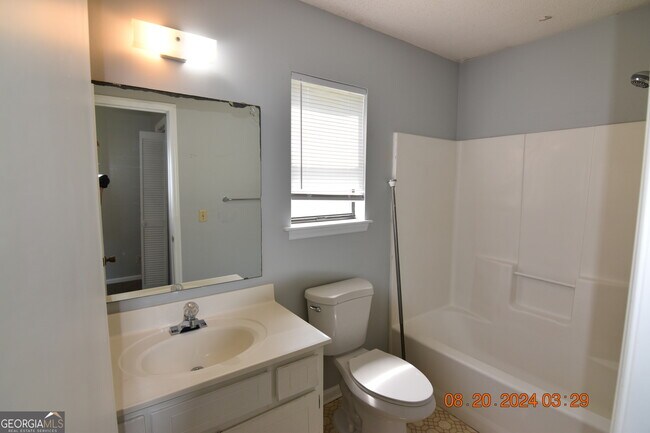 Building Photo - 145 Woodhaven Dr