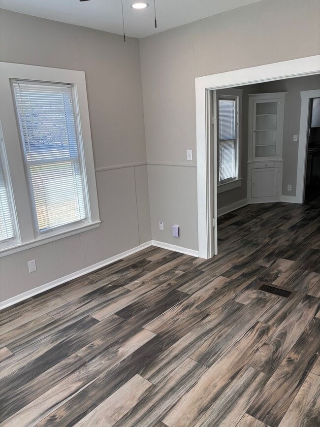 Building Photo - 3 Bedroom 1 Bathroom Downtown Georgetown Home