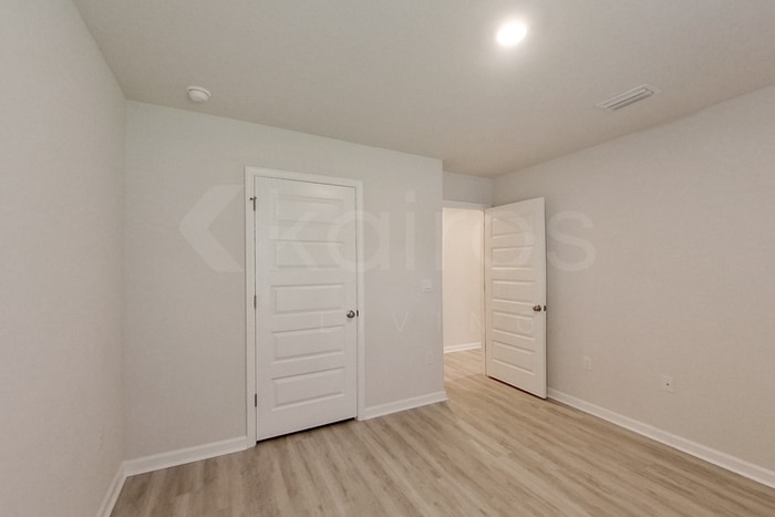 Building Photo - 245 Monarch Ln