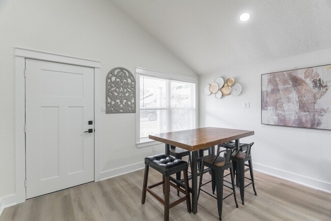 Building Photo - 3618 Tamfield Dr