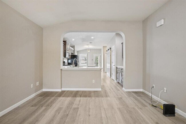 Building Photo - 4937 Hartson