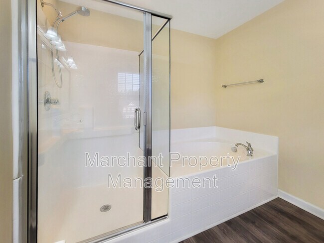 Building Photo - 4 Wisner Ct