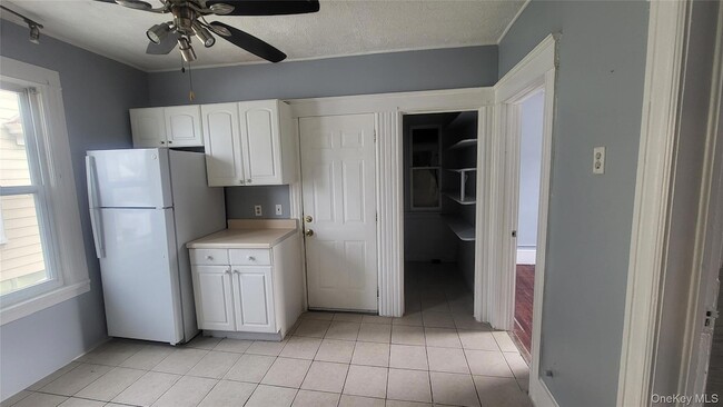 Building Photo - 107 Smith St