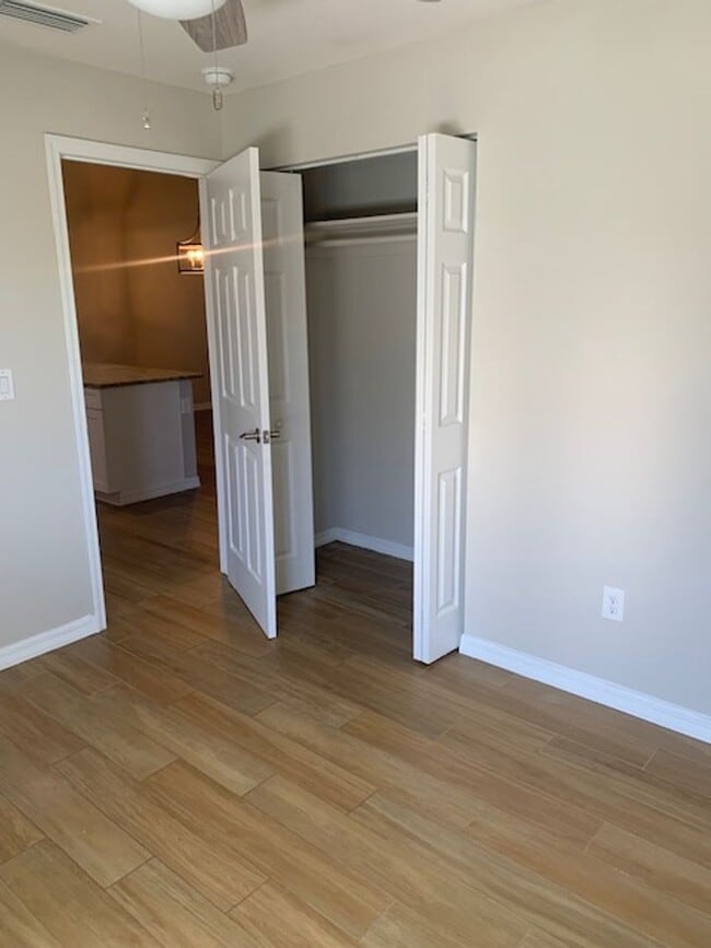 Building Photo - Duplex Unit