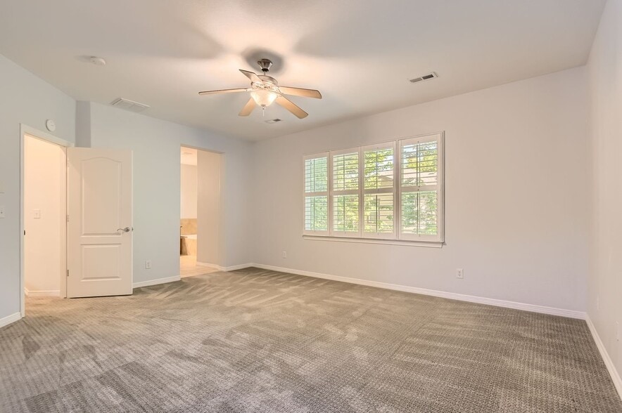 Building Photo - 11883 E Fair Ave