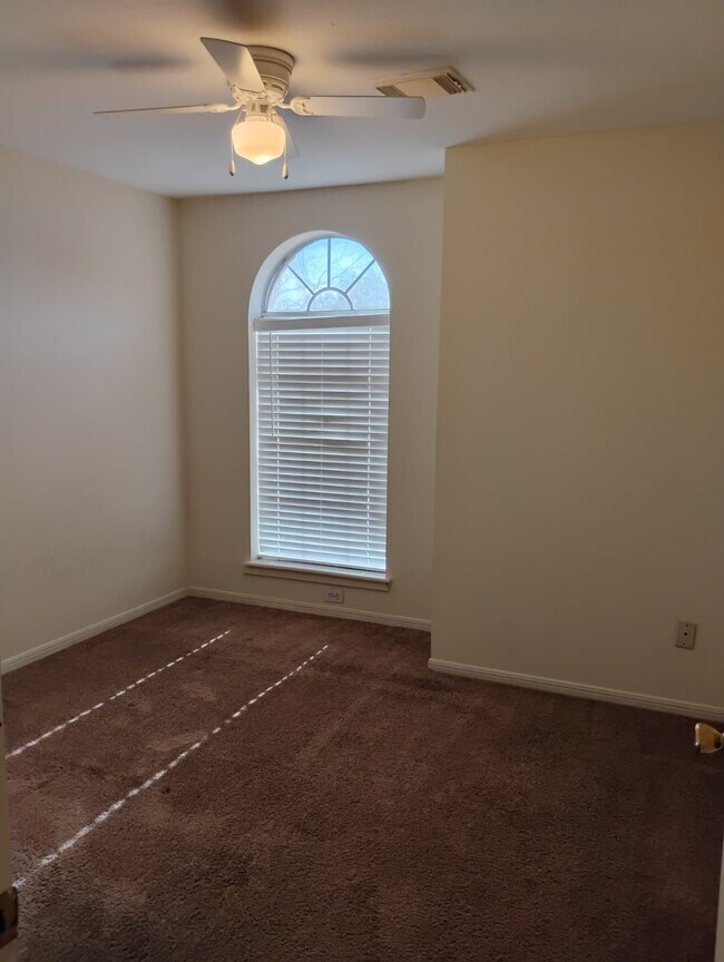 Building Photo - 231 Cedar Elm Ln